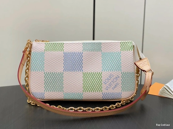 Cheap Pochette Accessoires-23.5*13.5*4CM LOUIS VUITTON 0811
